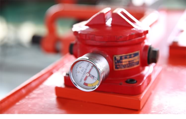 <a href=/Hydraulic-rig.html target='_blank'>液壓鉆機</a>壓力表